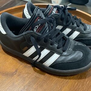 Adidas Sambas Classes Indoor Soccer Like New Size 3 Boys